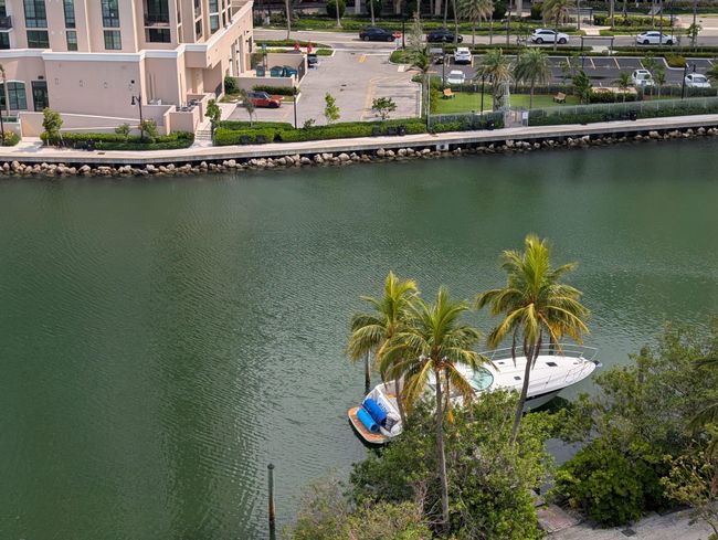 APT-1005 - 100 Bayview Dr, Condo with 2 bedrooms, 2 bathrooms and null parking in Sunny Isles Beach FL | Image 9