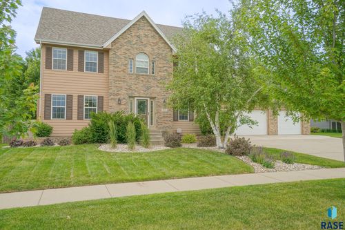 513 E Switch Grass Trl, Brandon, SD, 57005-2572 | Card Image