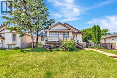 1512 49 Ave, Lloydminster, SK, S9V1T3 | Card Image