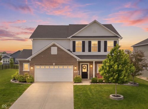 15745 Matthews Ln, Noblesville, IN, 46060-9207 | Card Image