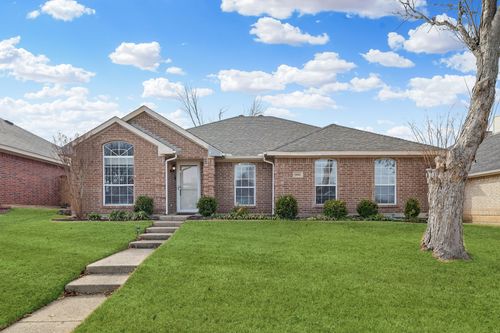 9881 Cambridge Dr, Frisco, TX, 75035-3977 | Card Image