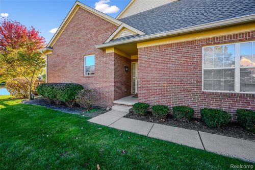 48523 Oak Bridge Dr, Canton, MI, 48188-7913 | Card Image