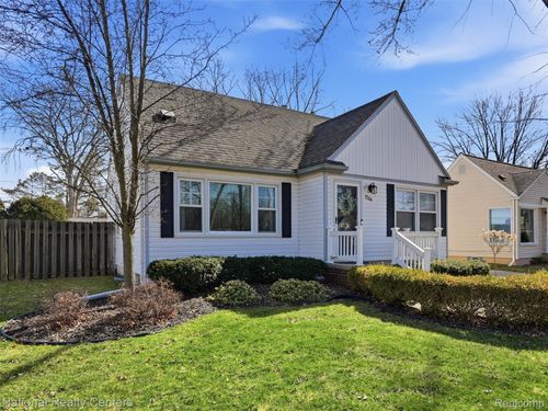 2266 Robina Ave, Berkley, MI, 48072-4003 | Card Image