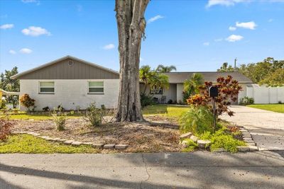 5029 Sheffield Road, House other with 4 bedrooms, 2 bathrooms and null parking in Lakeland FL | Image 2