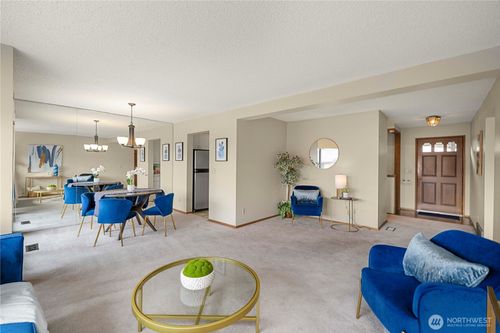 10637-10637 Glen Acres Dr S, Seattle, WA, 98168-1565 | Card Image