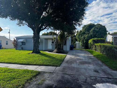 311 W 29th St, Riviera Beach, FL, 33404-3705 | Card Image