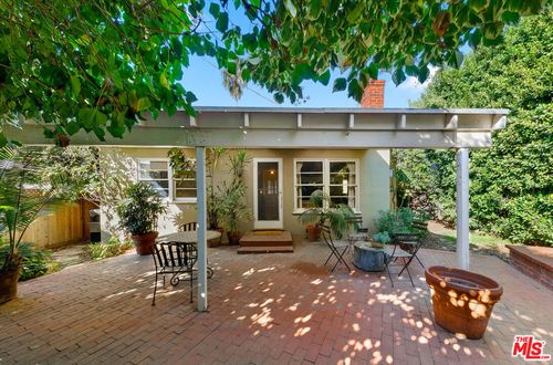 11672 Erwin St, North Hollywood, CA, 91606-4804 | Card Image