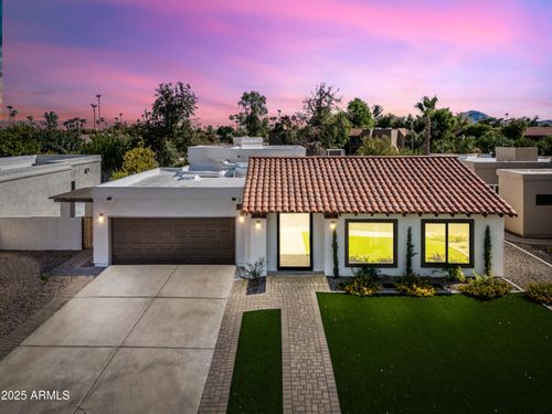 8313 E Thoroughbred Trl, Scottsdale, AZ, 85258-1360 | Card Image