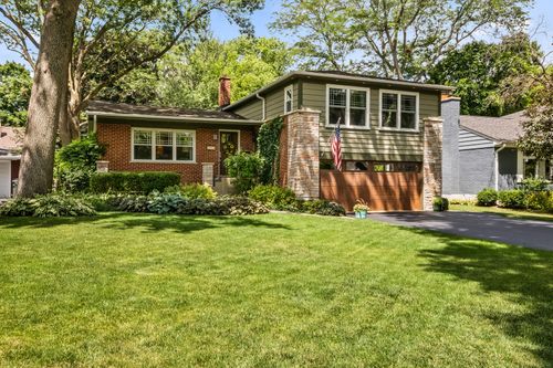 228 S Glendale Ave, Barrington, IL, 60010-4637 | Card Image