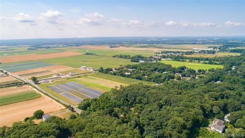 2551 Roanoke Ave, Riverhead, NY, 11901-6318 | Card Image