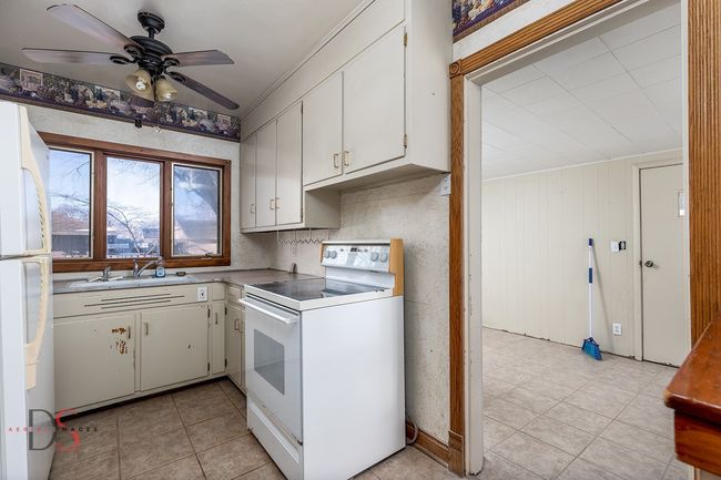 205 Pleasant Ave, House other with 3 bedrooms, 1 bathrooms and 2 parking in Ottawa IL | Image 14