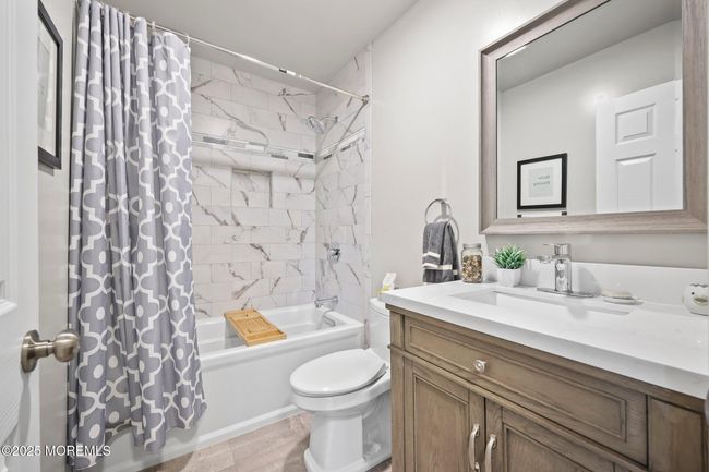 2nd Floor Full Bath | Image 32