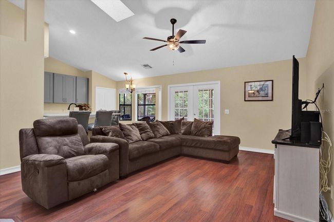 322 Harbor Trl, House other with 3 bedrooms, 2 bathrooms and null parking in Enterprise FL | Image 4