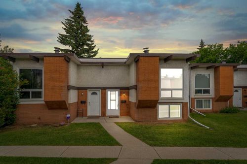 105 Pinemont Bay Ne, Calgary, AB, T1Y2V7 | Card Image
