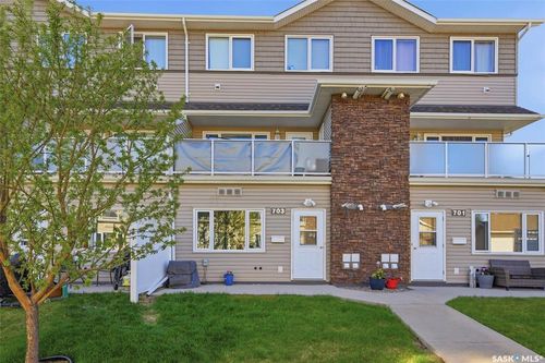 703-1022 Hampton Cir, Saskatoon, SK, S7R0K3 | Card Image