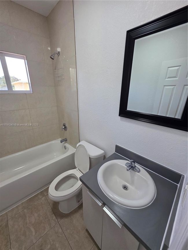 10233 Sw 176 Th St, Home with 3 bedrooms, 2 bathrooms and null parking in Miami FL | Image 28