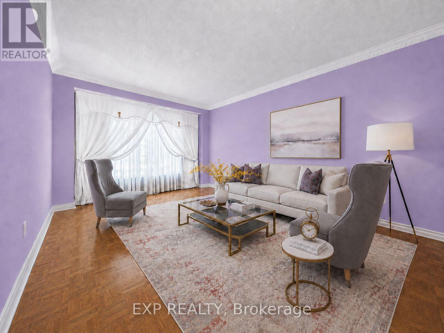 Residential in Richmond Hill (Langstaff) 3