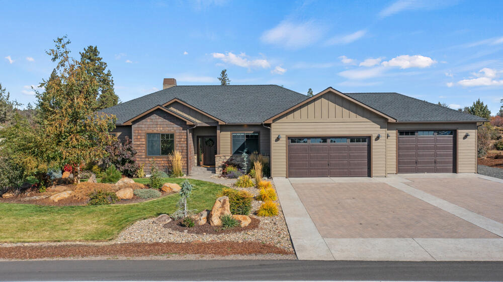 Crossbill Dr, Klamath Falls, OR 97601