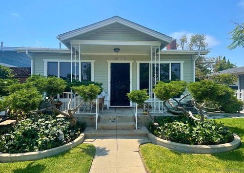4742 Idaho St, San Diego, CA, 92116-1417 | Card Image