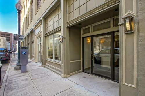 3c-821 Perdido St, New Orleans, LA, 70112-1051 | Card Image
