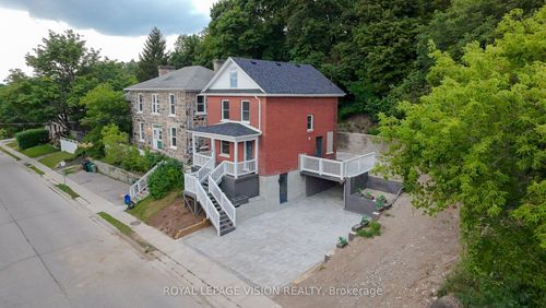 15 Shade St, Cambridge, ON, N1R4J6 | Card Image