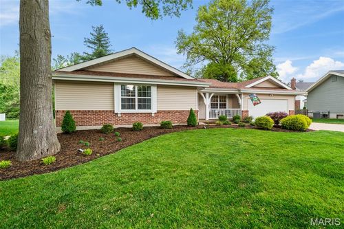 1315 Weidmann Estates Ct, Ballwin, MO, 63011-4275 | Card Image