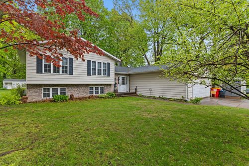 2305 Forest Path, Cumberland, WI, 54829-9271 | Card Image