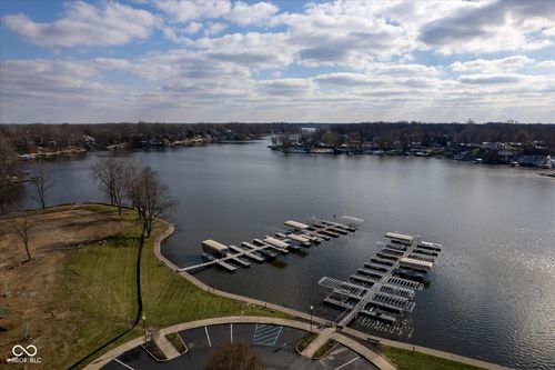 214-20971 Shoreline Ct, Noblesville, IN, 46062-6849 | Card Image