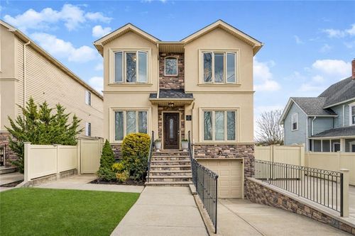 15 Androvette Ave, Staten Island, NY, 10312-4235 | Card Image