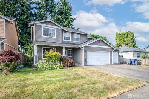 816 3rd Ave Nw, Puyallup, WA, 98371-8611 | Card Image