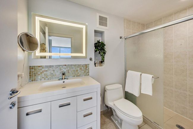 APT-28C - 5733 N Sheridan Rd, Home with 2 bedrooms, 2 bathrooms and 1 parking in Chicago IL | Image 22