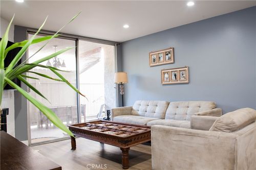 106-4705 Kester, Sherman Oaks, CA, 91403 | Card Image