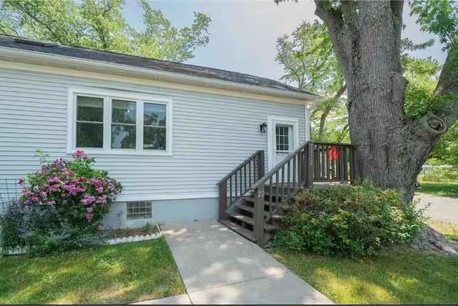 UNIT-22 - 7372 N Shore Dr, Condo with 3 bedrooms, 3 bathrooms and null parking in South Haven MI | Image 32