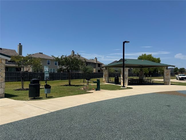 Edgewater offers top-tier amenities just steps from your door: splash pad, basketball court, shaded pavilions, playground, walking paths, and more. | Image 26