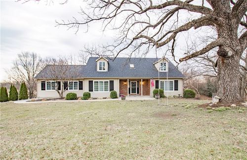 213 51st Rd, Warrensburg, MO, 64093-7403 | Card Image