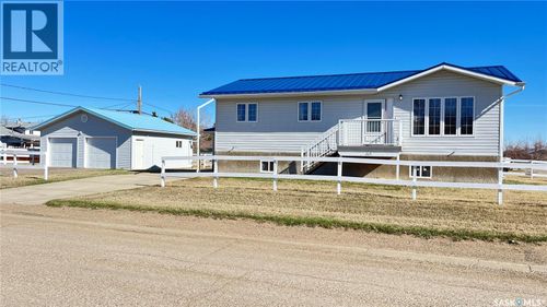 215 Lonsdale St, Maple Creek, SK, S0N1N0 | Card Image