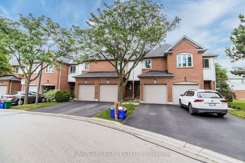 11-2920 Headon Forest Dr, Burlington, ON, L7M4H1 | Card Image