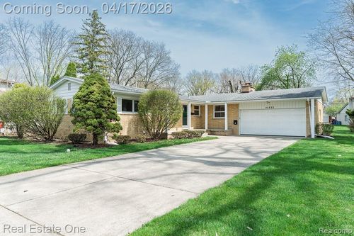 25822 Acacia St, Southfield, MI, 48033-2775 | Card Image