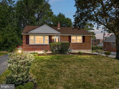 415 Pinecrest Rd, NORRISTOWN, PA, 19403-4241 | Card Image