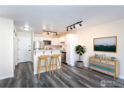 402 - 1121 Albion St, Home with 2 bedrooms, 1 bathrooms and null parking in Denver CO | Image 3