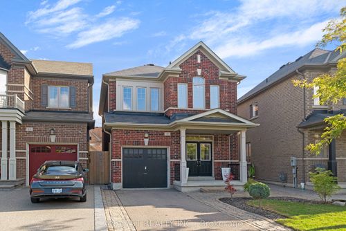 17 Herzl St, Kleinburg, ON, L4H3Y4 | Card Image