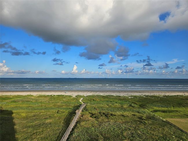 APT-804 - 415 E Beach Dr, Condo with 0 bedrooms, 1 bathrooms and null parking in Galveston TX | Image 4