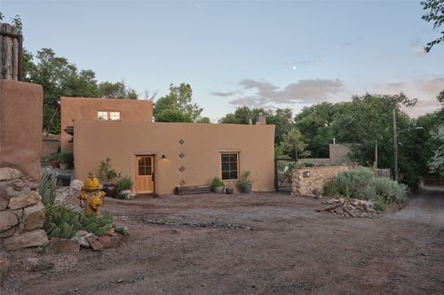220 Rodriguez St, Santa Fe, NM, 87501-2263 | Card Image
