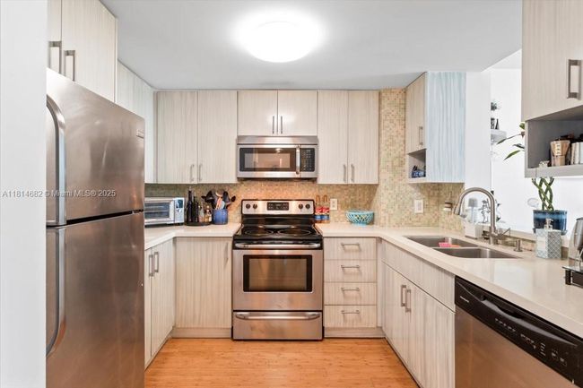 APT-2208 - 1250 S Miami Ave, Condo with 1 bedrooms, 2 bathrooms and null parking in Miami FL | Image 6