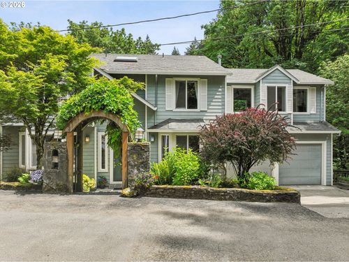 3322 Sw Evergreen Ter, Portland, OR, 97205-5823 | Card Image