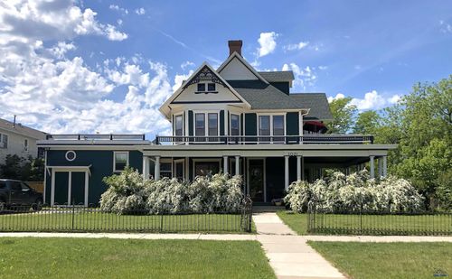1021 Quincy St, Rapid City, SD, 57701-3558 | Card Image