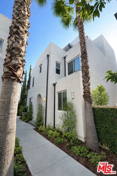 5552 Palm Dr, Hawthorne, CA, 90250 | Card Image