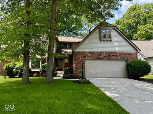7570 Pinesprings West Dr, Indianapolis, IN, 46256-4019 | Card Image