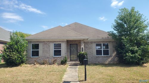 937 Tracey Ln, Decatur, AL, 35601-7701 | Card Image