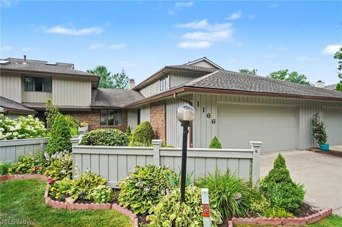 100-1166 Inverness Ln, Stow, OH, 44224-2276 | Card Image